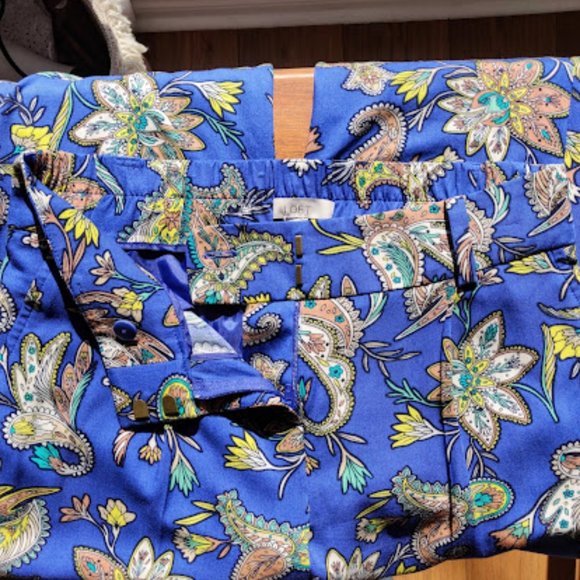 NWOT LOFT Boho Blue Paisley Mid-Rise Slim Fit Vacation Pants sz. 00 - Picture 6 of 8